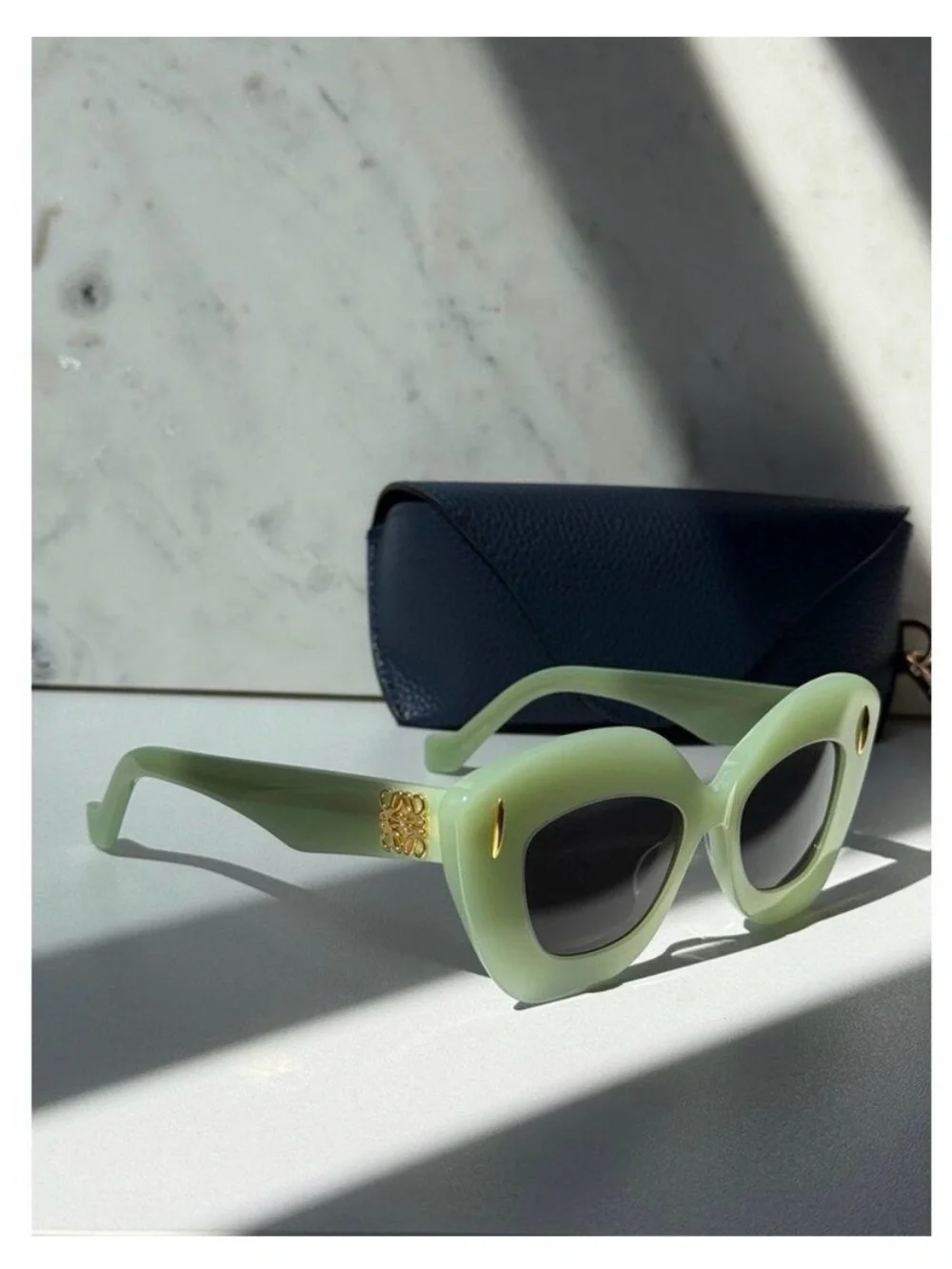 Loewe LW40127I Anagram Cat Eye Sunglasses Light Green 95A NWT Authentic